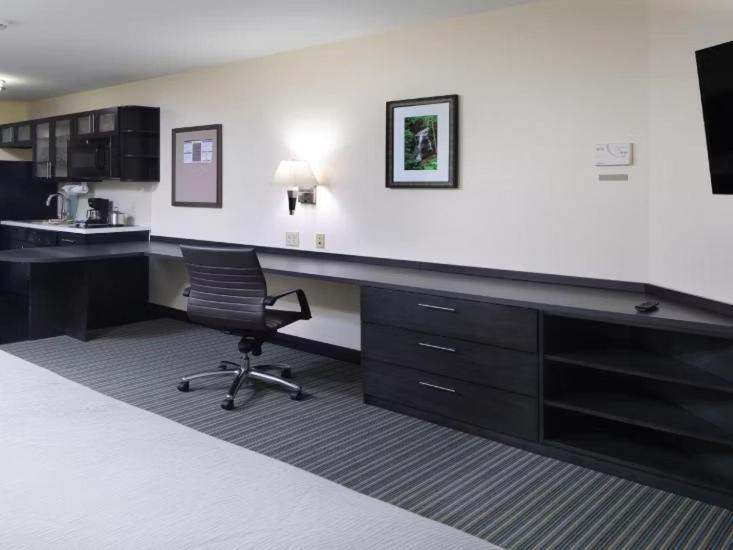 Candlewood Suites - Newark South - University Area By Ihg Buitenkant foto