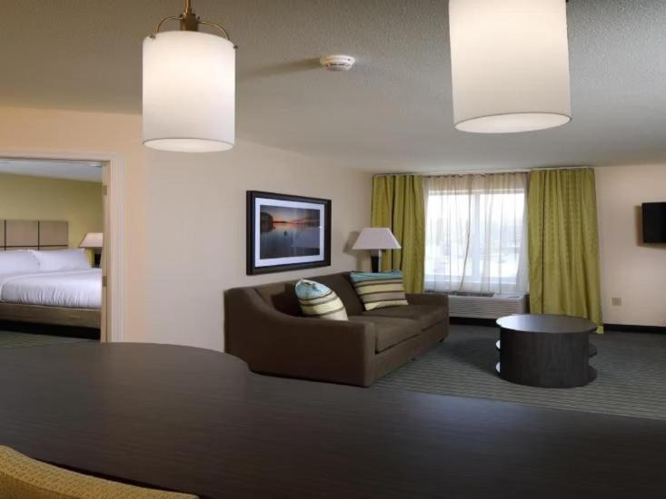 Candlewood Suites - Newark South - University Area By Ihg Buitenkant foto