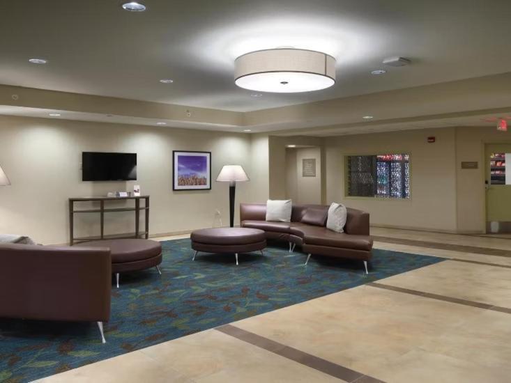 Candlewood Suites - Newark South - University Area By Ihg Buitenkant foto